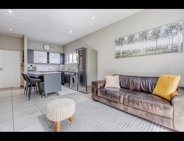 2 BEDROOM APARTMENT TO LET IN HYDE PARK